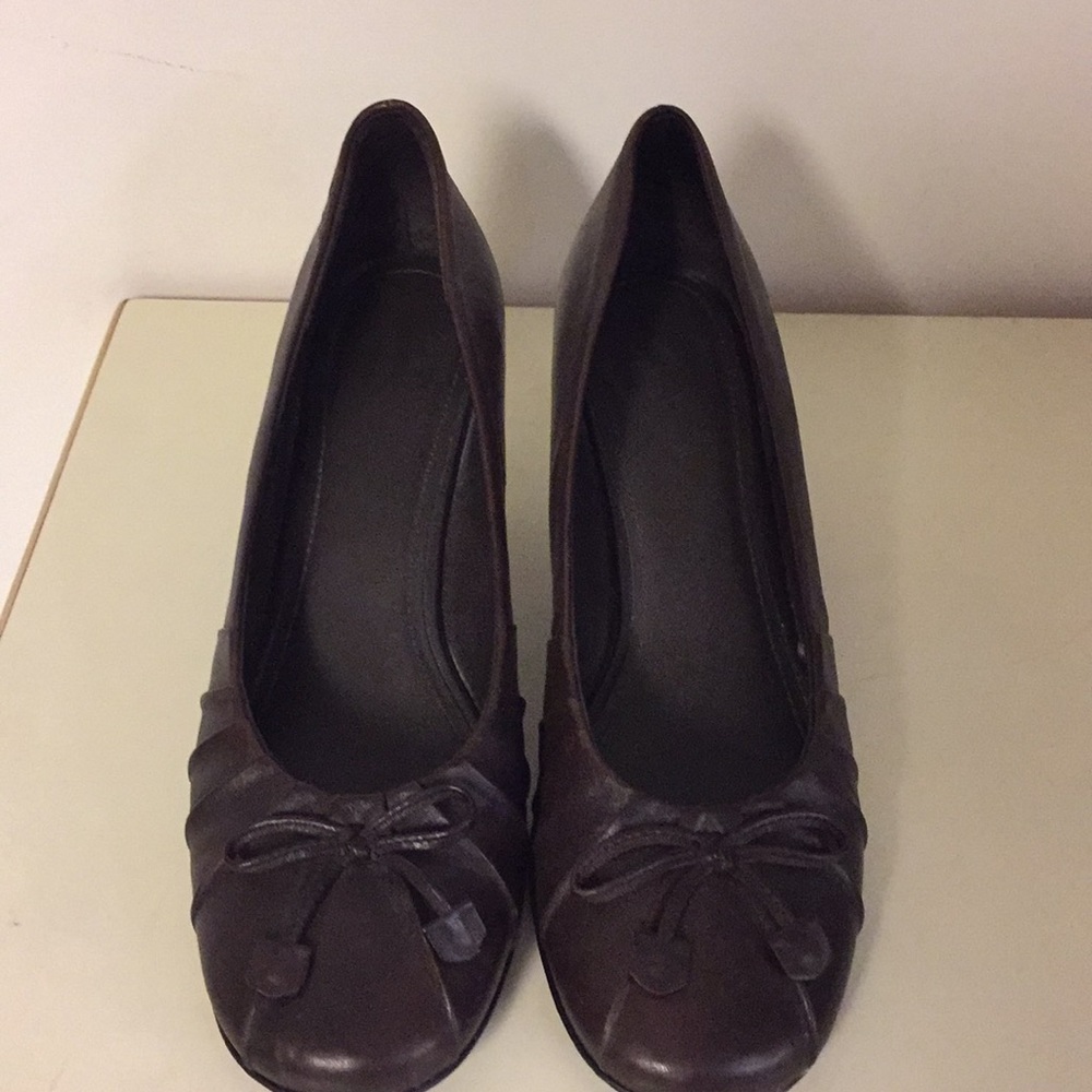 Shoes - Picture 2 of 2